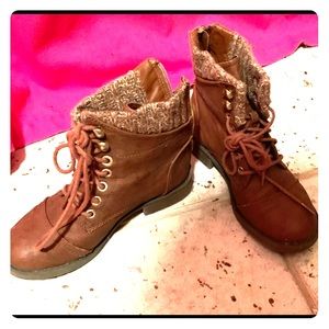 Steve Madden Girls combat boots size 2